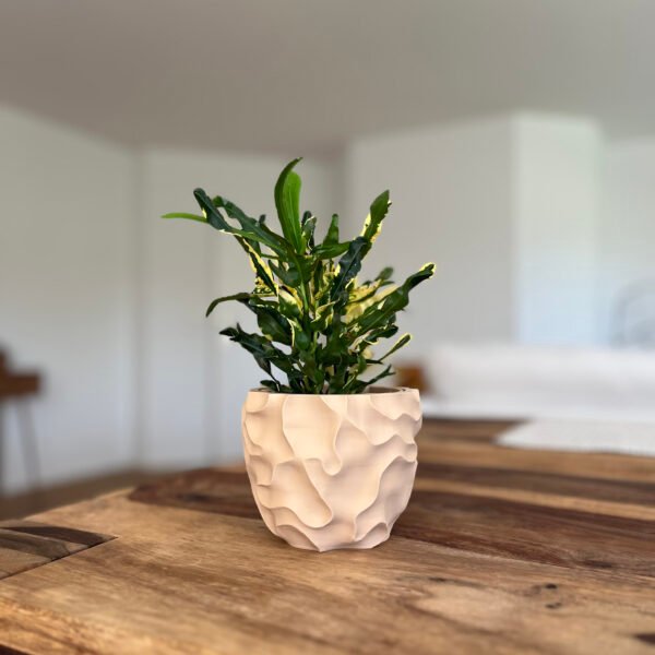 Sculptural, wavy, carved texture beige 3D-printed planter