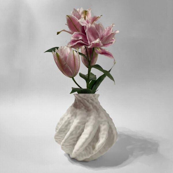 Astraeus white large vase – sculptural 3D printed bioplastic vase